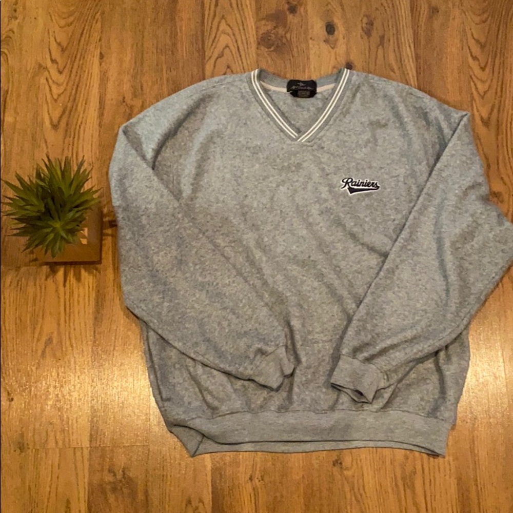 Vintage fleece Rainiers sweater